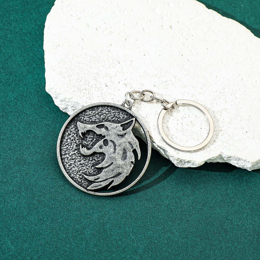 Vintage Wolf Head Keychain Gam - Carabiner Keychain のレビューと価格