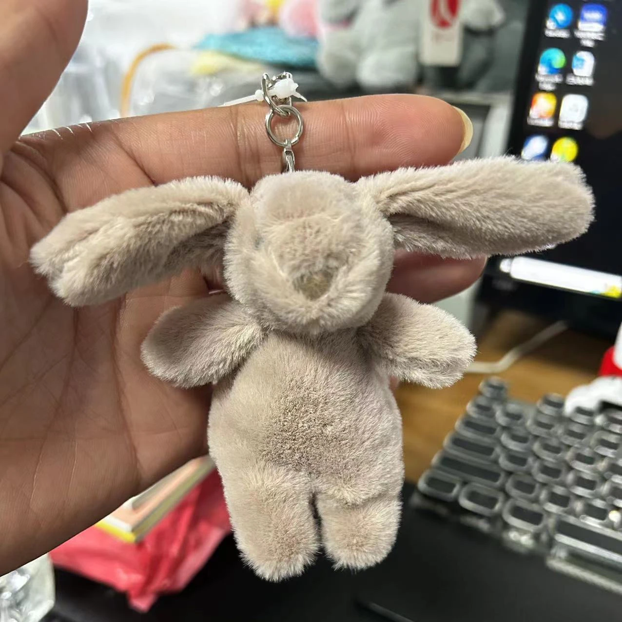 Stuffed Animals Cute Cartoon R - Carabiner Keychain のレビューと価格