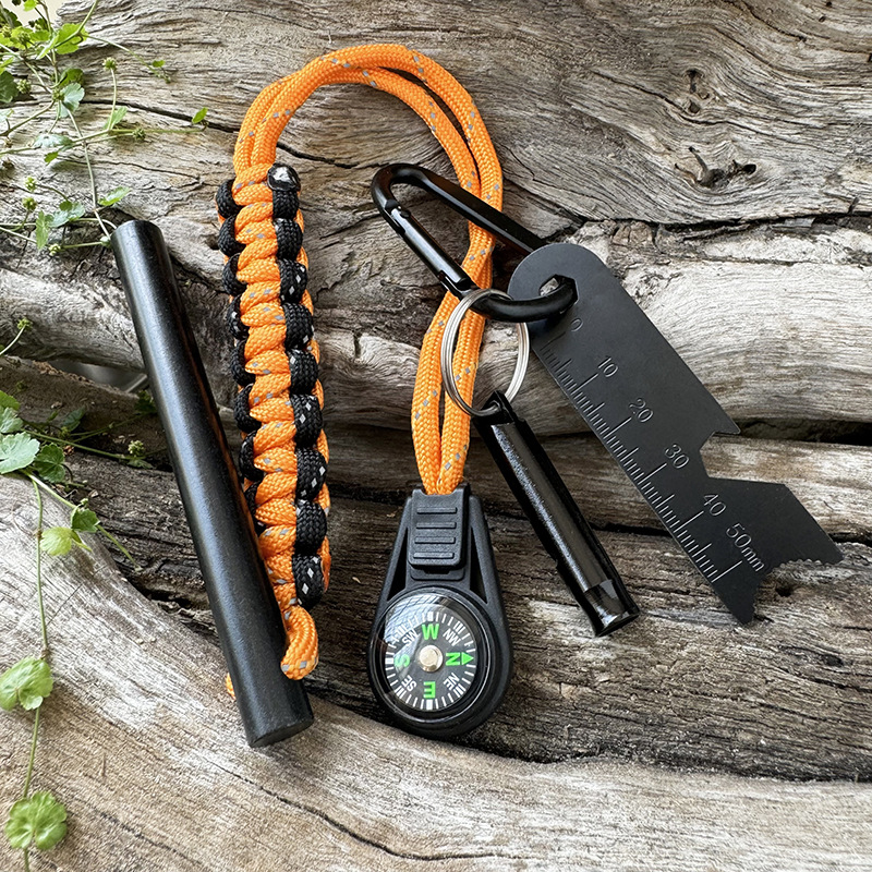 Bear Grylls Survival Fire Star - Ferro Rod Striker のレビューと価格