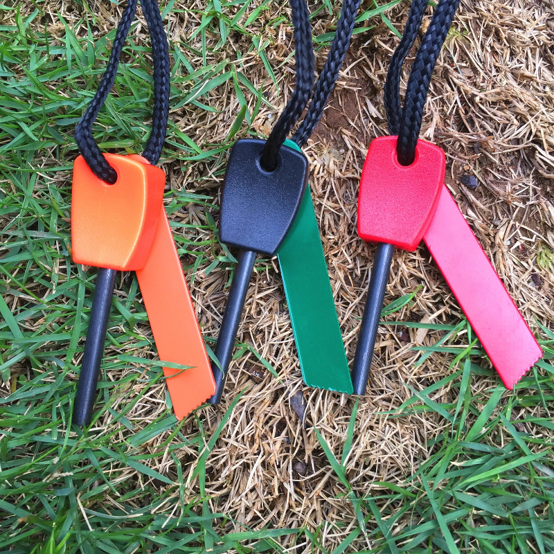 Mini Wilderness Survival Porta - Ferro Rod Striker のレビューと価格
