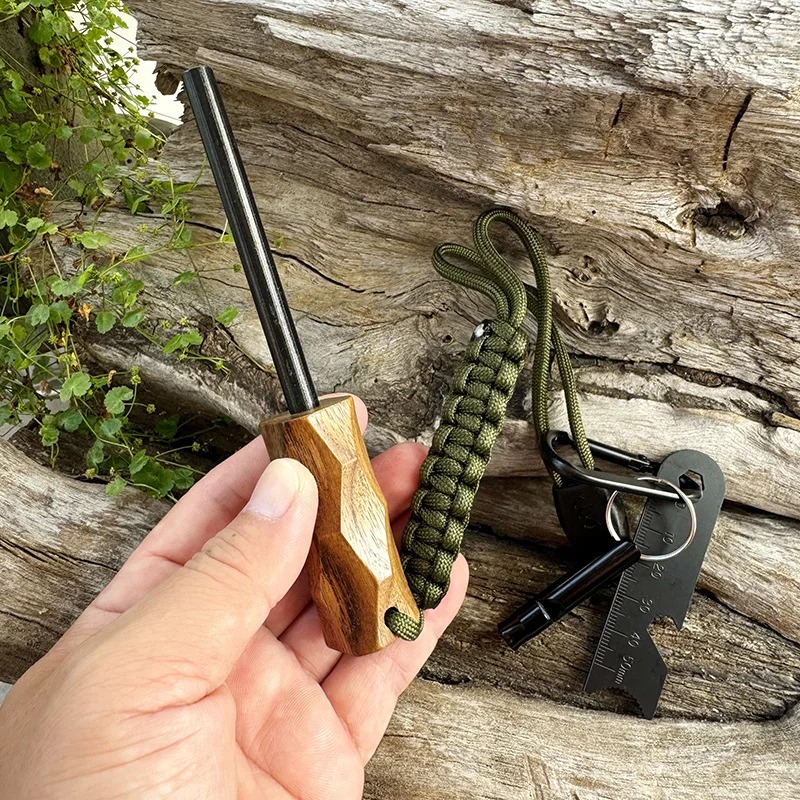 New Outdoor Flint Fire Starter - Ferro Rod Striker のレビューと価格
