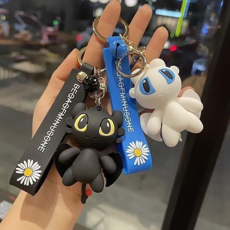 How to Train Your Dragon Tooth - Carabiner Keychain のレビューと価格