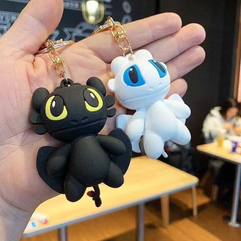 How to Train Your Dragon Tooth - Carabiner Keychain のレビューと価格